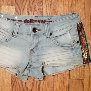 Dollhouse Short Denim Shorts Size: 3